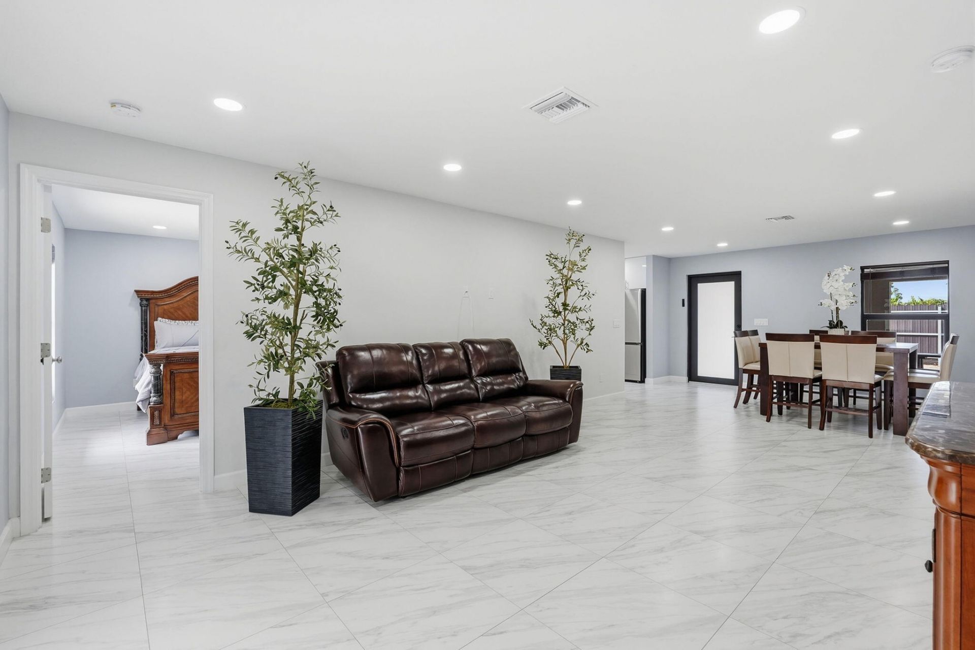 18477 Sycamore Drive W, The Acreage, FL 33470 Photo