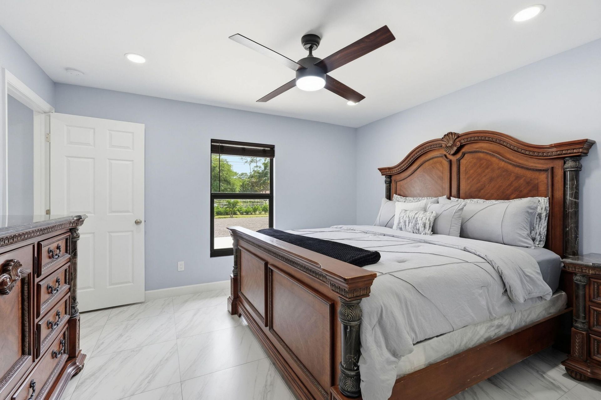 18477 Sycamore Drive W, The Acreage, FL 33470 Photo