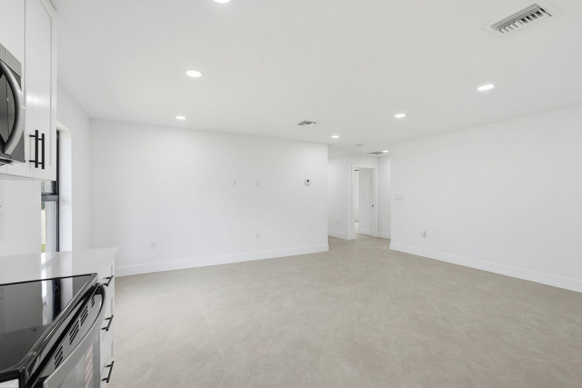 18477 Sycamore Drive W, The Acreage, FL 33470 Photo