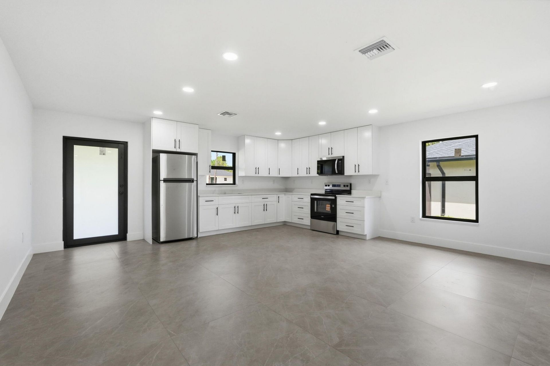 18477 Sycamore Drive W, The Acreage, FL 33470 Photo