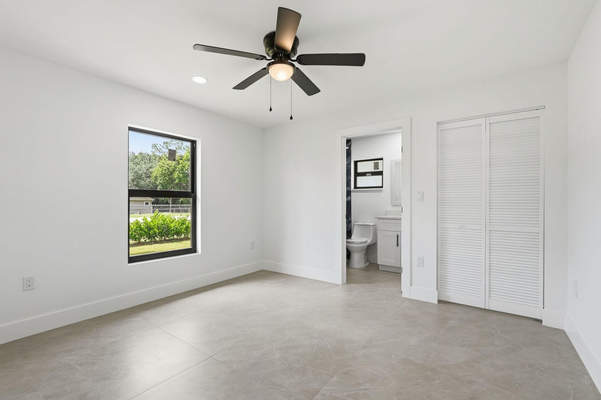 18477 Sycamore Drive W, The Acreage, FL 33470 Photo
