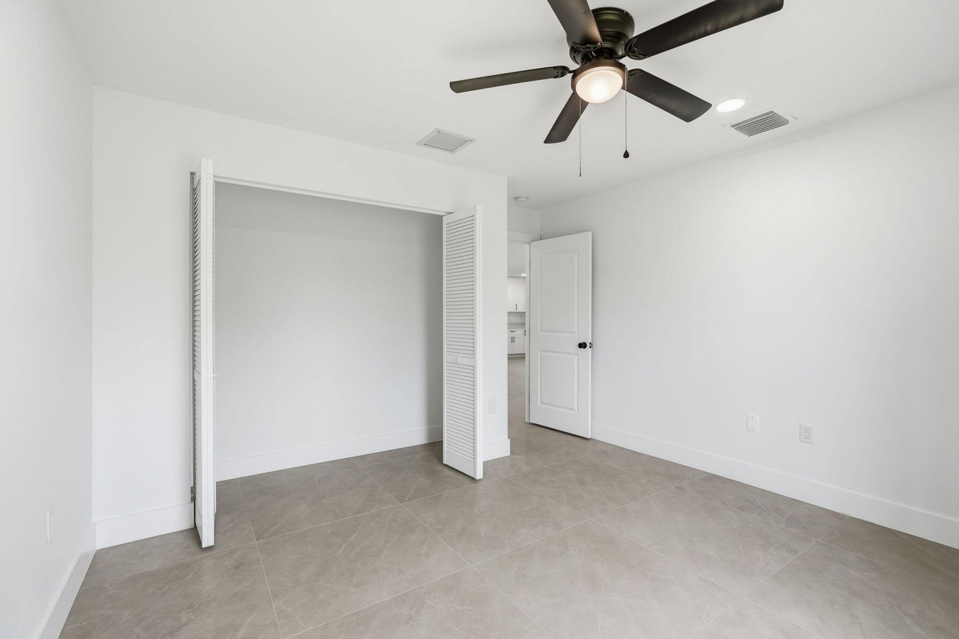 18477 Sycamore Drive W, The Acreage, FL 33470 Photo