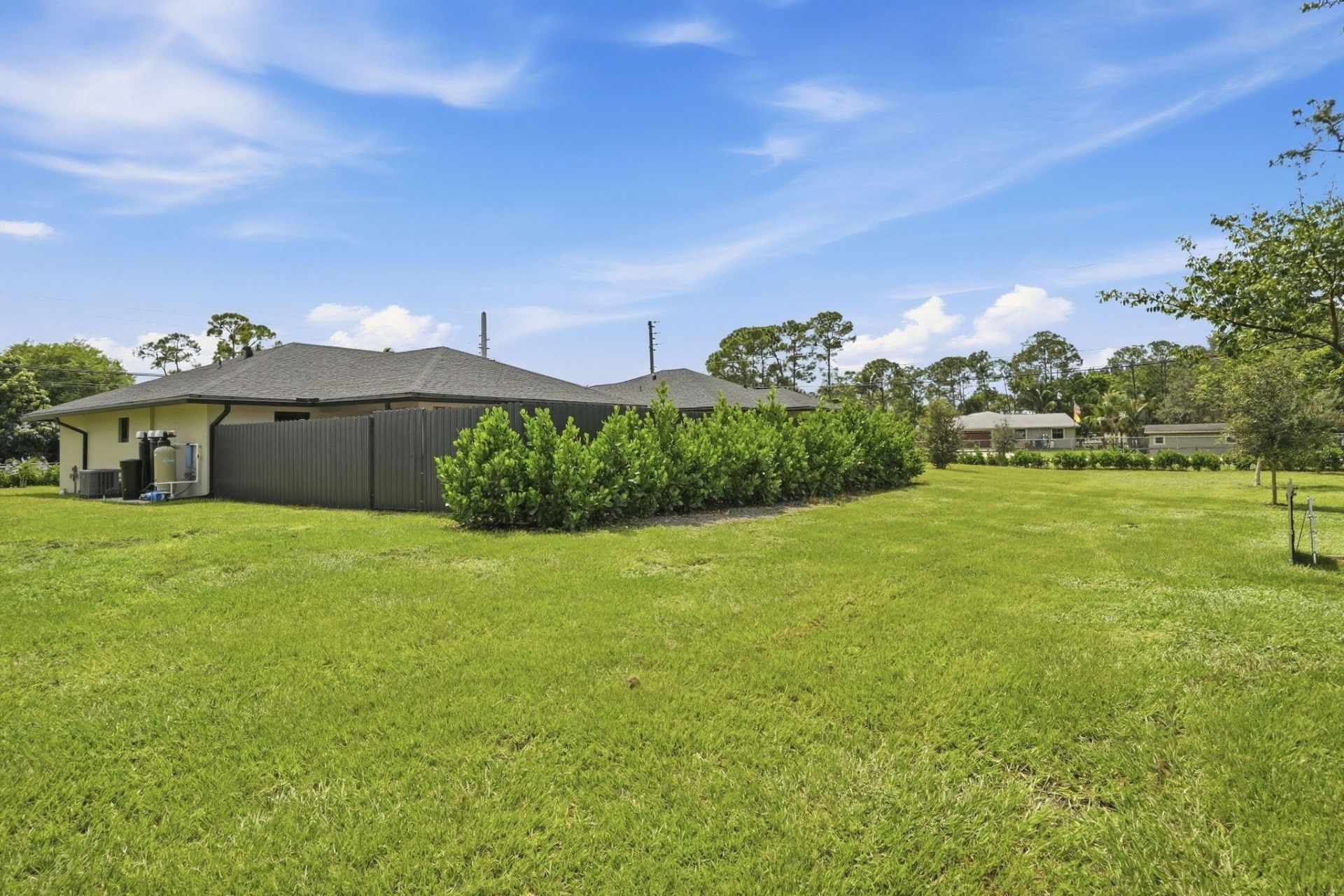 18477 Sycamore Drive W, The Acreage, FL 33470 Photo