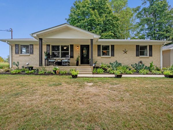 818 Dale Ridge Rd , Dowelltown, TN 37059