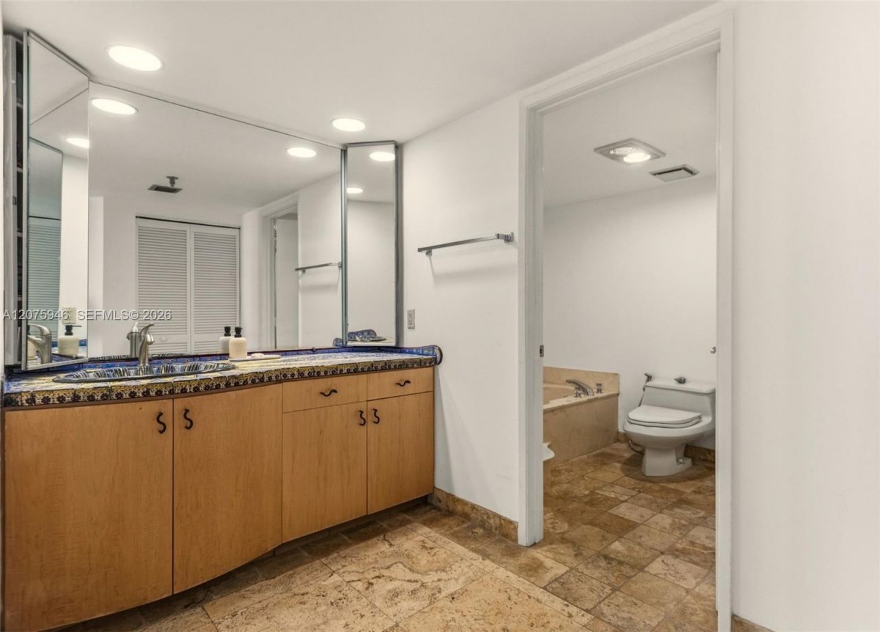 520 Brickell Key Dr, Unit A1902, Miami, FL 33131 Photo