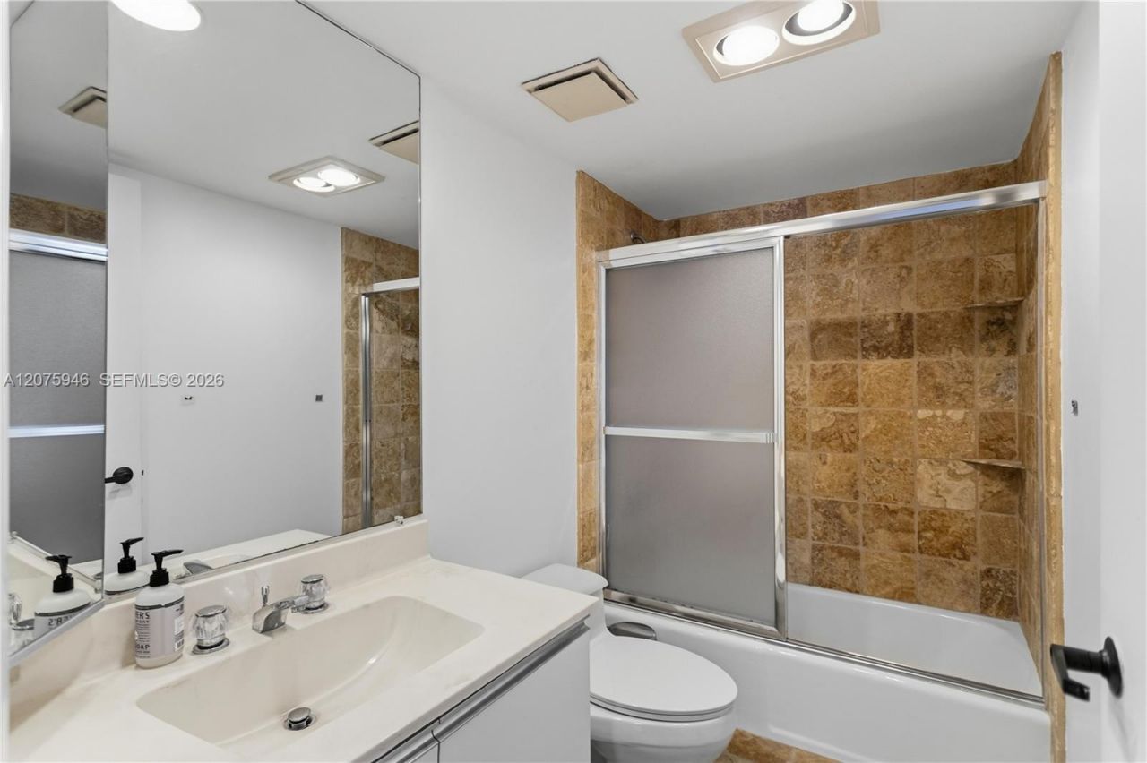520 Brickell Key Dr, Unit A1902, Miami, FL 33131 Photo