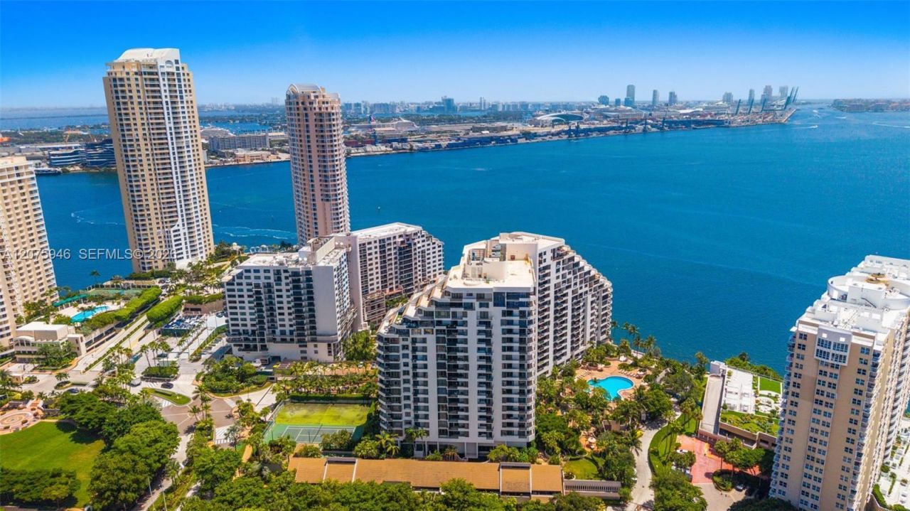 520 Brickell Key Dr, Unit A1902, Miami, FL 33131 Photo