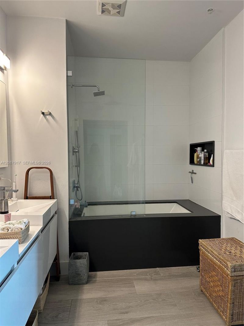 Please Call For Address, Unit 402, Miami, FL 33132 Photo