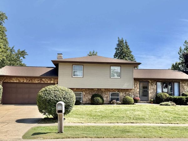 7473 Wright Street, Merrillville, IN 46410