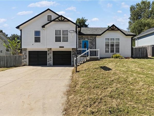 1604 S 105th Street, Edwardsville, KS 66111