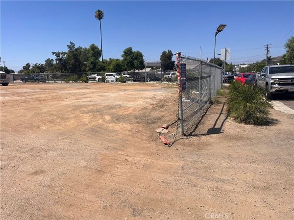 13700 Magnolia, Corona, CA 92879