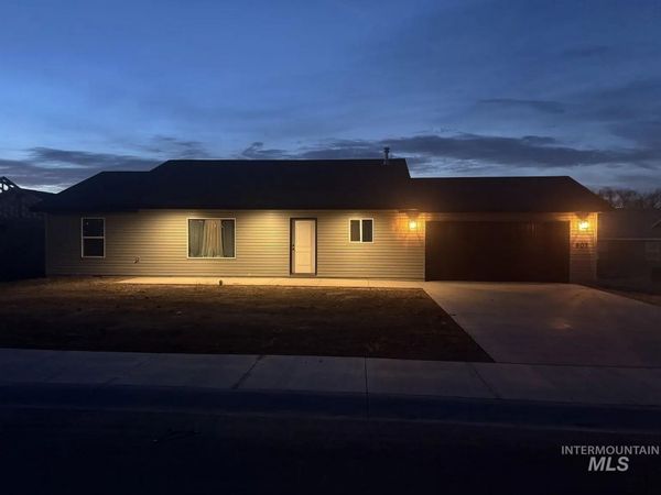 907 Date, Jerome, ID 83338