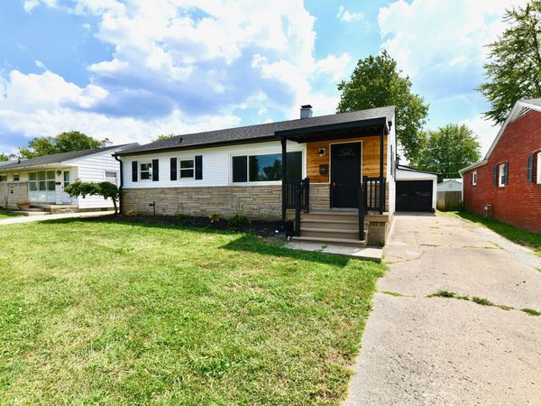 129 E McKenzie Road , Greenfield, IN 46140