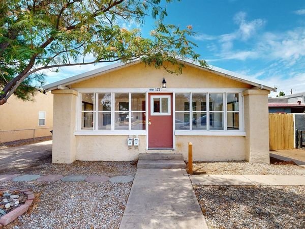 121 Princeton Drive SE, Albuquerque, NM 87106