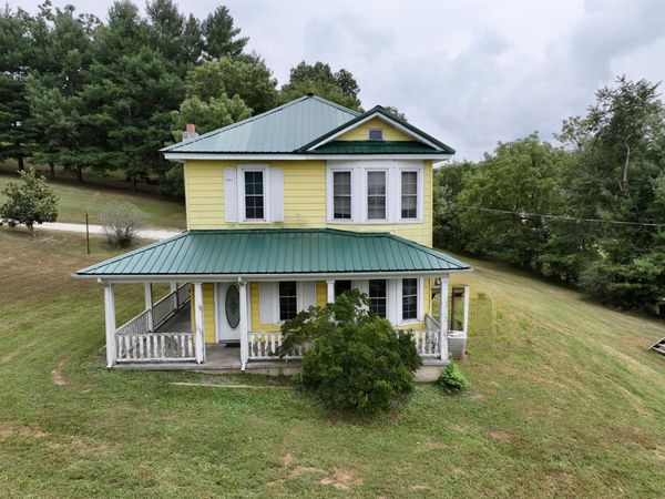 575 S 2nd Street , Ellington, MO 63638