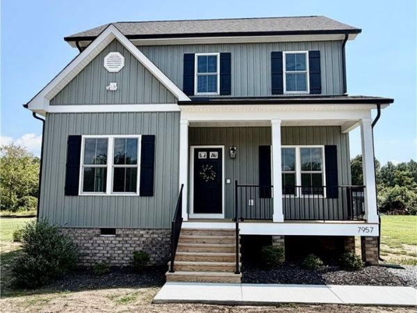7957 Pennsylvania Avenue, West Point, VA 23181