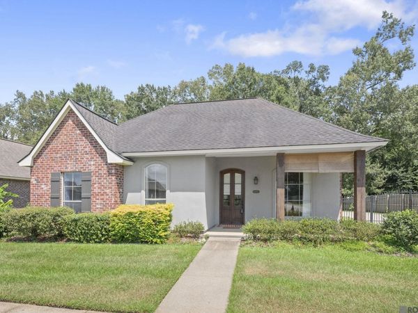 6034 Woodbend Dr, Zachary, LA 70791