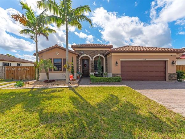2484 SE 2nd St , Homestead, FL 33033