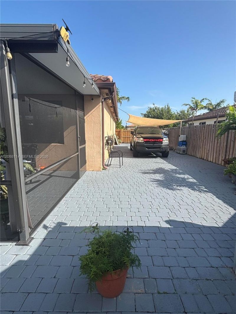 2484 SE 2nd St, Homestead, FL 33033 Photo