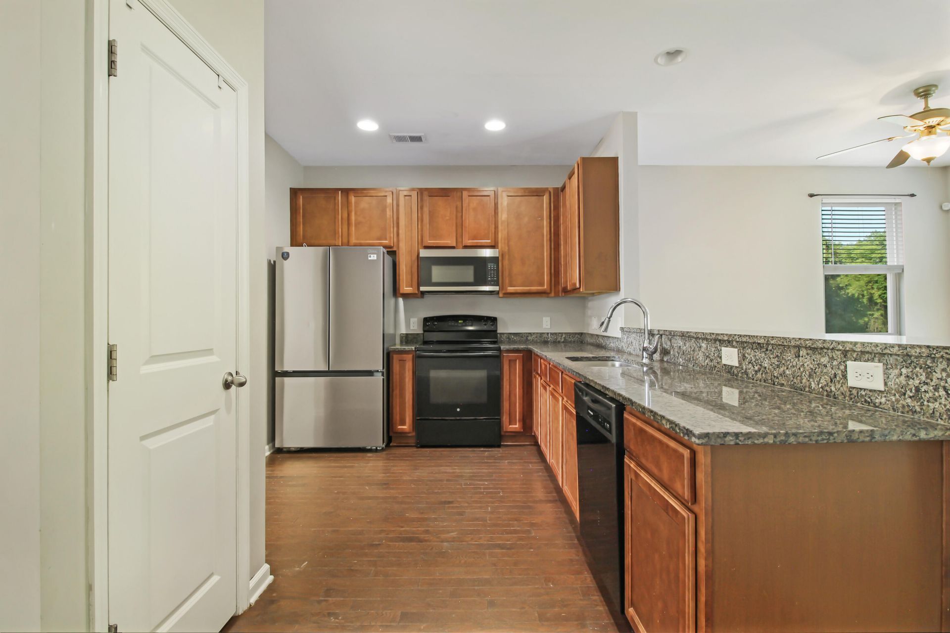 9073 Parlor Drive Photo 10