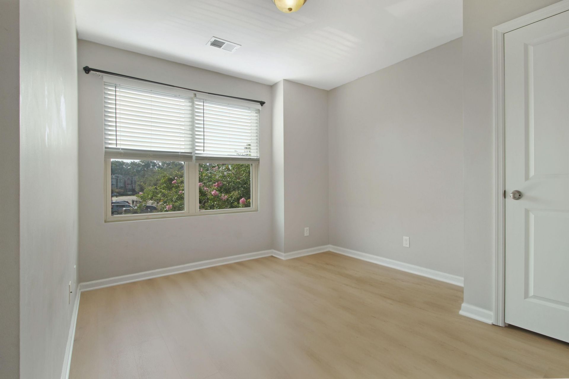 9073 Parlor Drive Photo 22