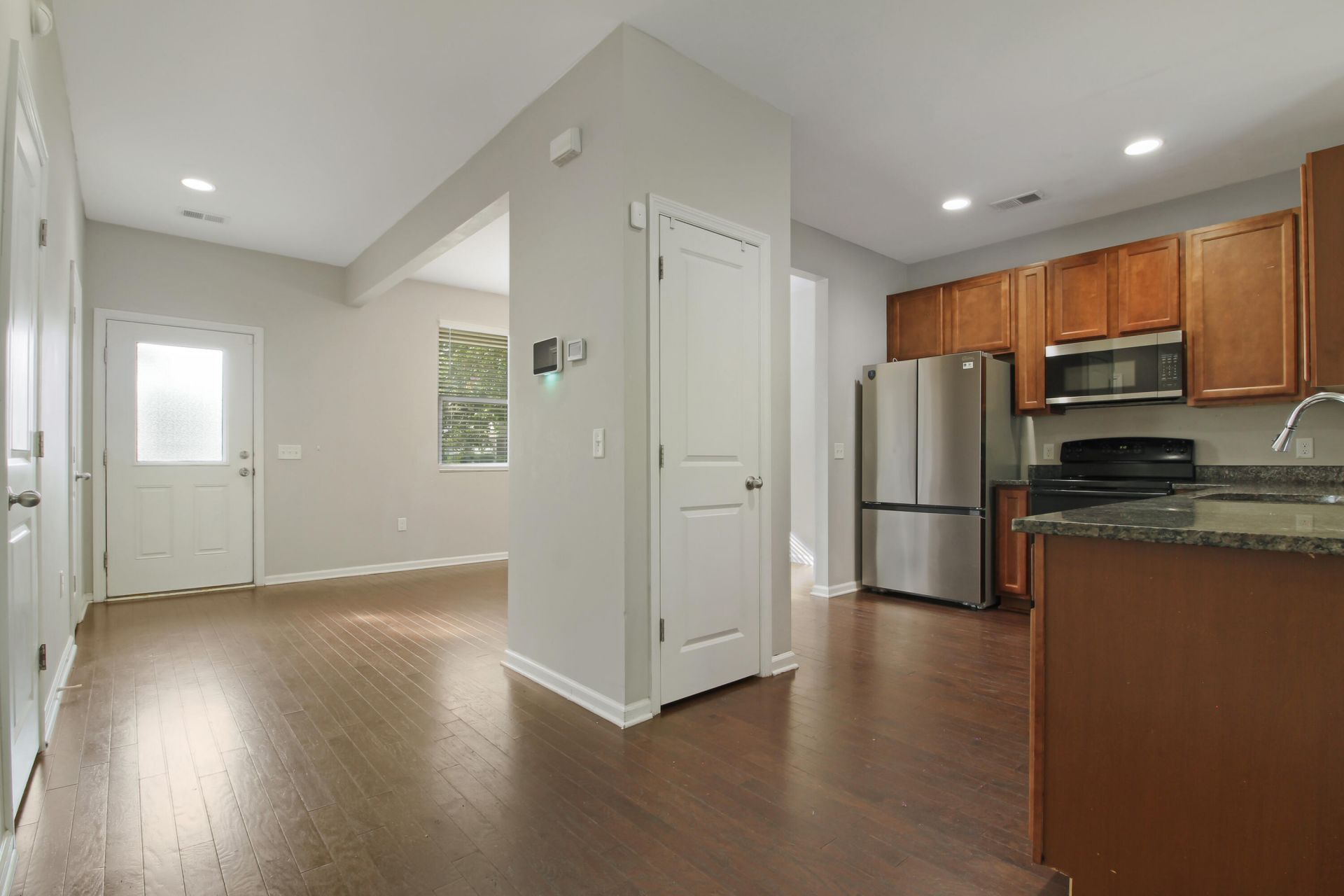 9073 Parlor Drive Photo 6