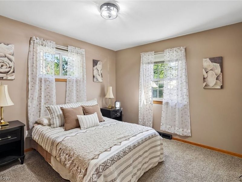 1657 Woodhurst Avenue , Mayfield Heights, OH 44124 Photo 10