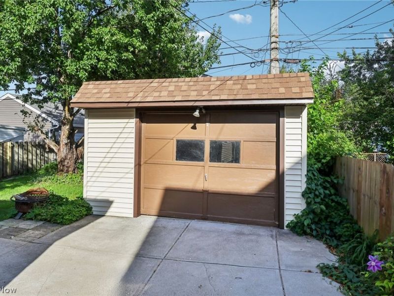 1657 Woodhurst Avenue , Mayfield Heights, OH 44124 Photo 20
