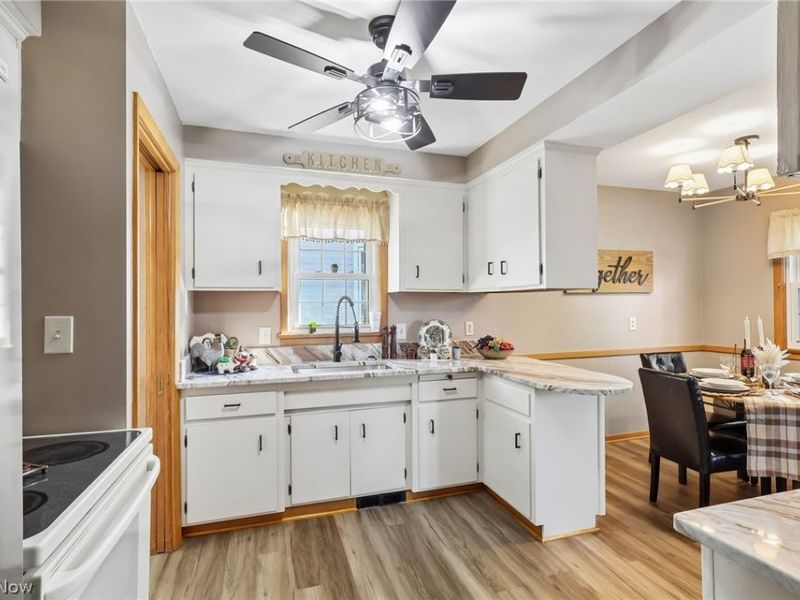 1657 Woodhurst Avenue , Mayfield Heights, OH 44124 Photo 6