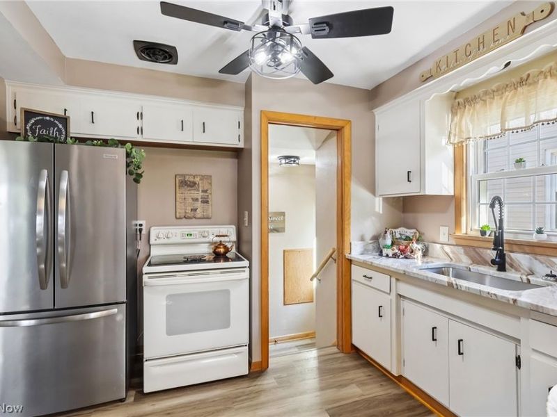 1657 Woodhurst Avenue , Mayfield Heights, OH 44124 Photo 7