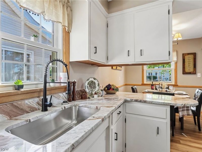 1657 Woodhurst Avenue , Mayfield Heights, OH 44124 Photo 8