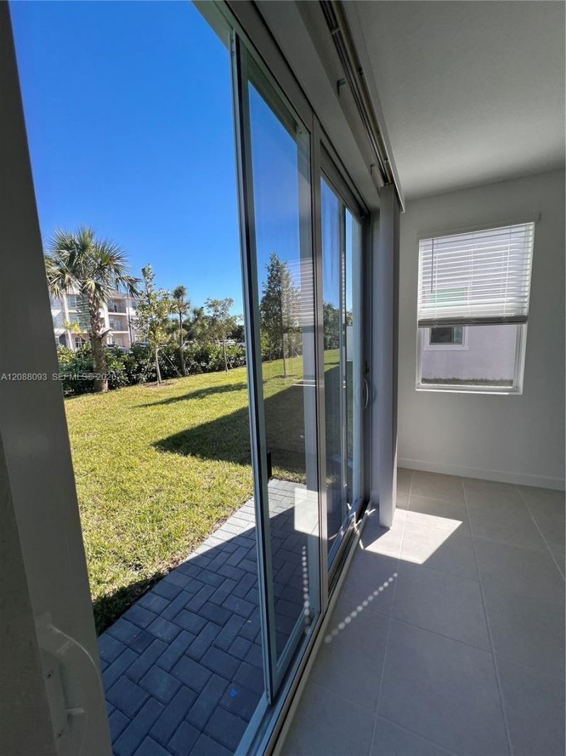 387 SE Crossoak Ln, Unit 387, Port Saint Lucie, FL 34984 Photo