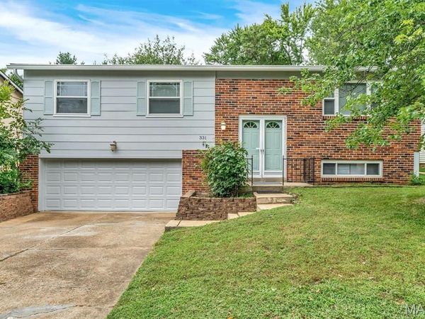 331 Sorrento Drive, Ballwin, MO 63021