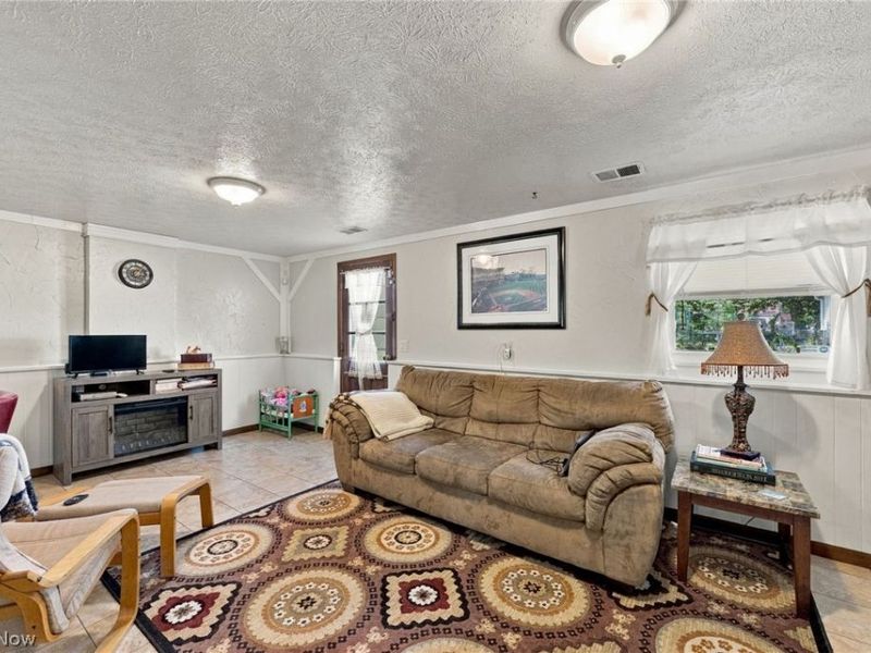 38233 Parkway Boulevard, Willoughby, OH 44094 Photo 13