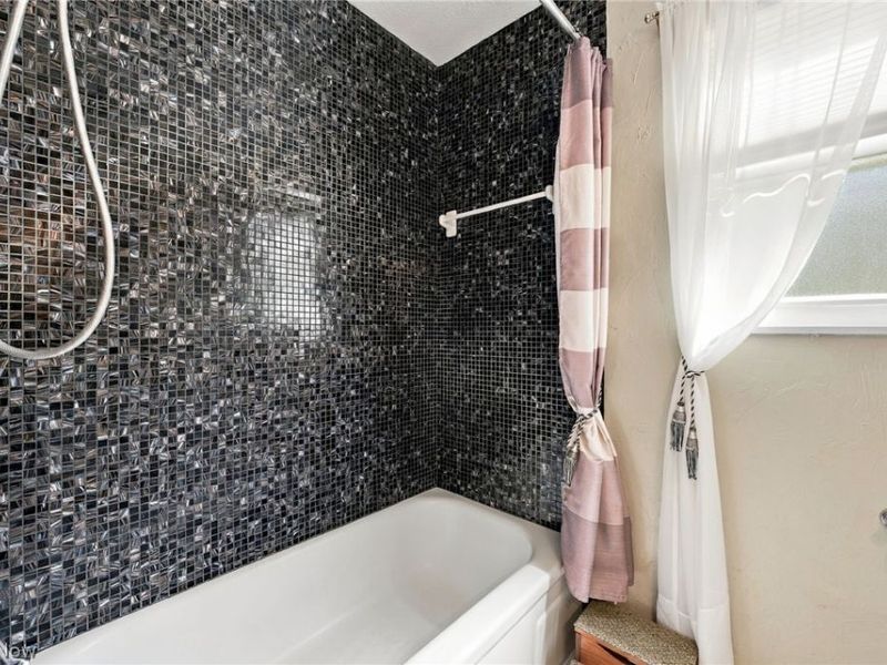38233 Parkway Boulevard, Willoughby, OH 44094 Photo 20