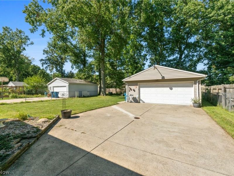 38233 Parkway Boulevard, Willoughby, OH 44094 Photo 29