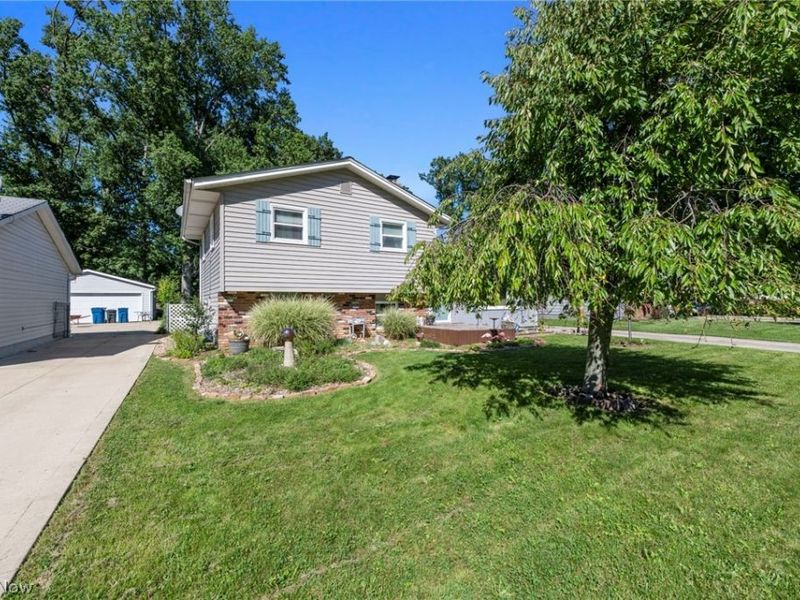 38233 Parkway Boulevard, Willoughby, OH 44094 Photo 3
