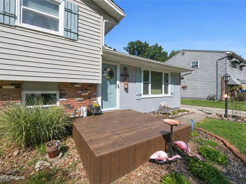 38233 Parkway Boulevard, Willoughby, OH 44094 Photo 4