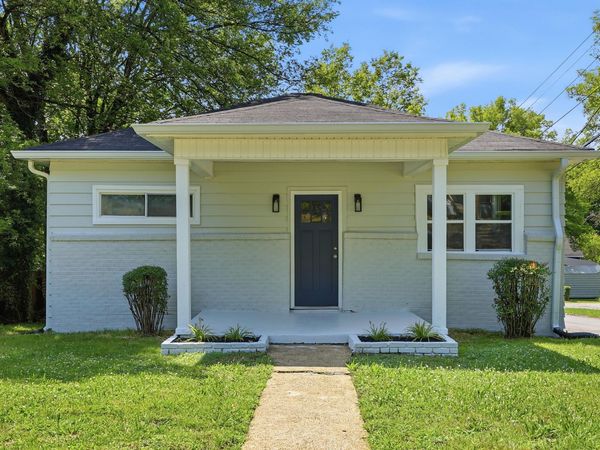 2217 N Chamberlain Avenue, Chattanooga, TN 37406