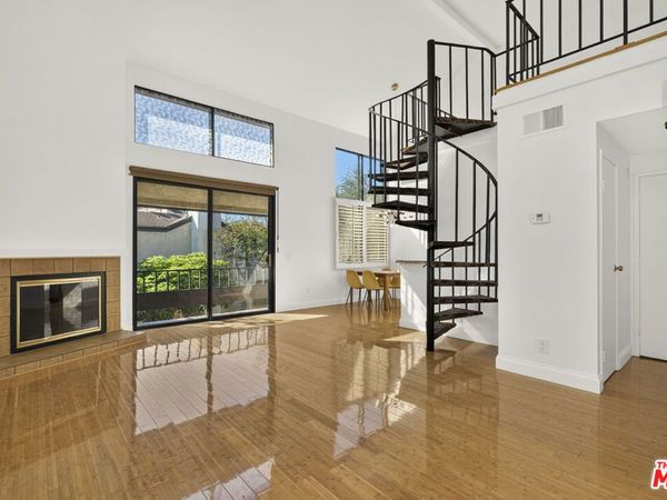 8701 Falmouth Avenue, Unit 202, Los Angeles, CA 90293