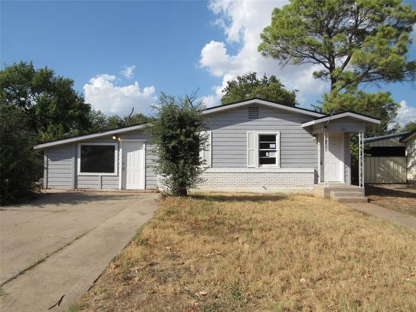 1311 W 3 A Street, McGregor, TX 76657