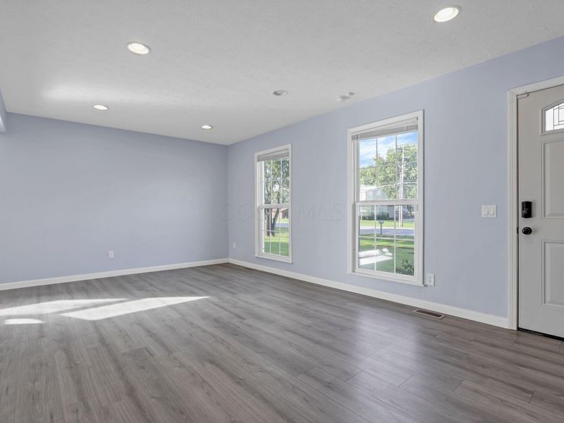 8543 Blue Lake Avenue, Galloway, OH 43119 Photo 10