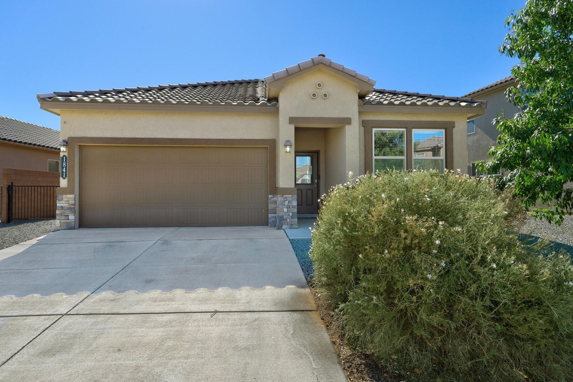 1841 Valle Vista Road Nw, Los Lunas, NM 87031 Main Photo