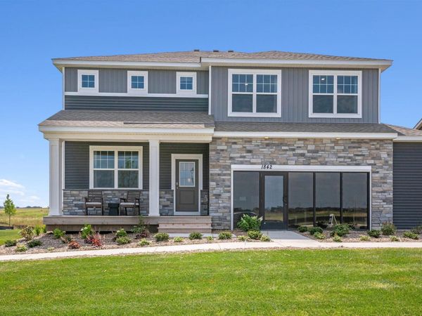 1842 Rainier Drive , Shakopee, MN 55379