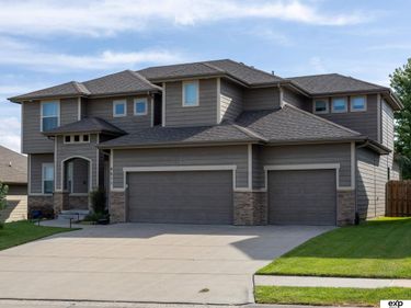 9511 S 172nd Street, Omaha, NE 68136