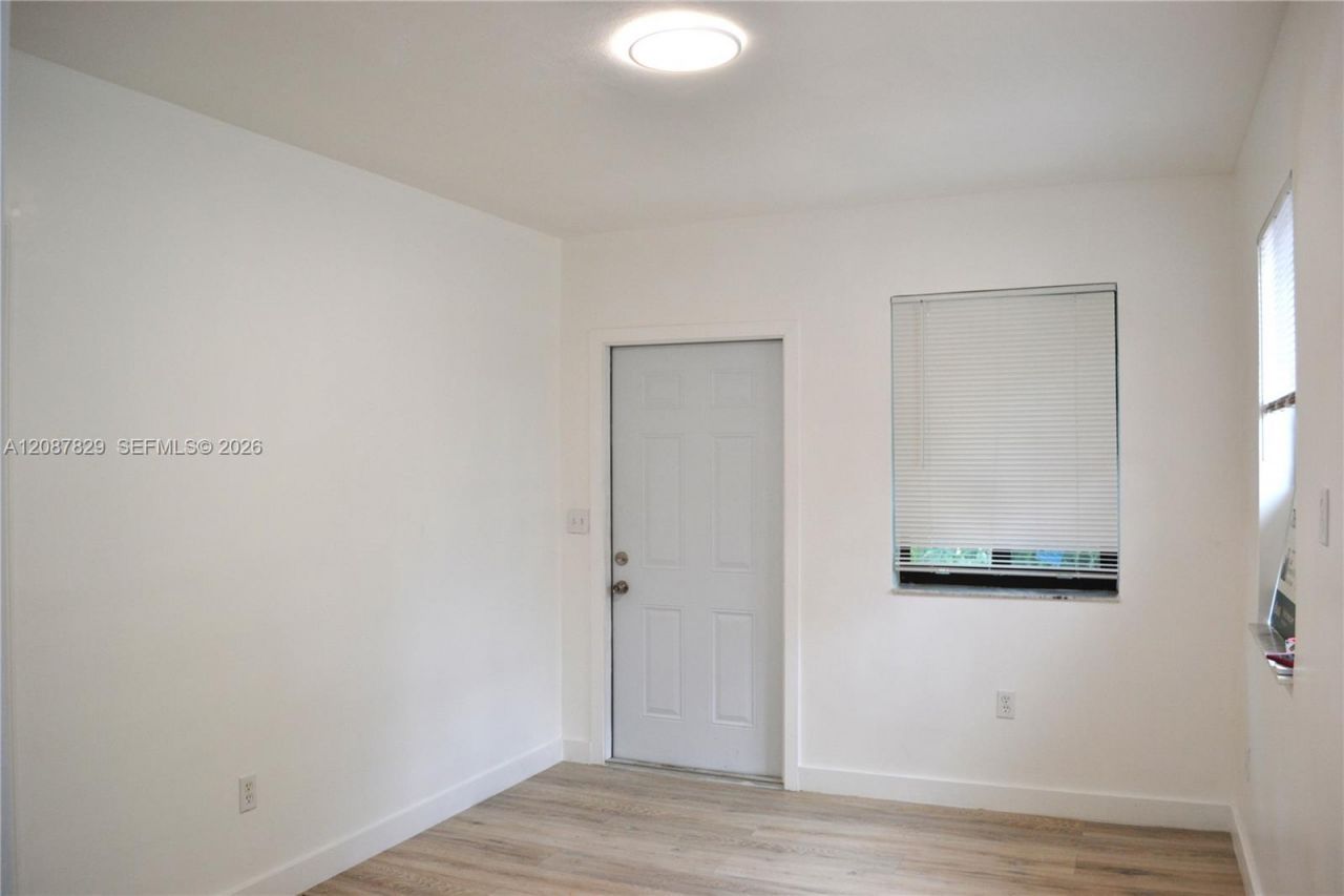 1035 SW 4th St , Unit 3, Miami, FL 33130 Photo