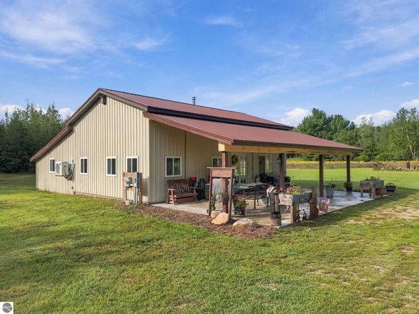 17181 10th Avenue N, Marion, MI 49665