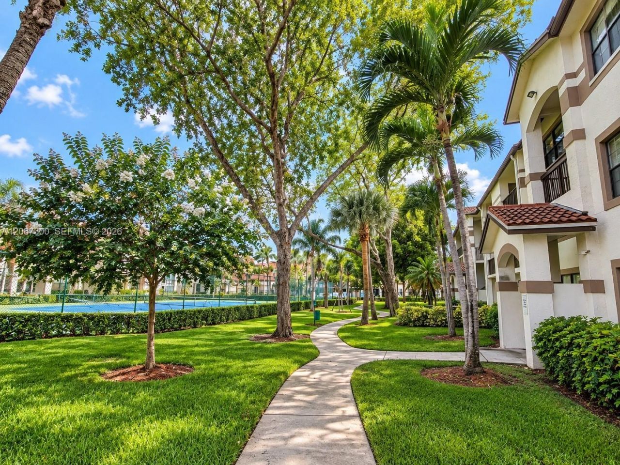550 S Park Rd, Unit 25-8, Hollywood, FL 33021 Photo