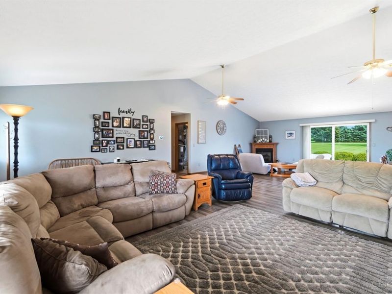 135 Country Manor Drive, Wilmington, OH 45177 Photo 14