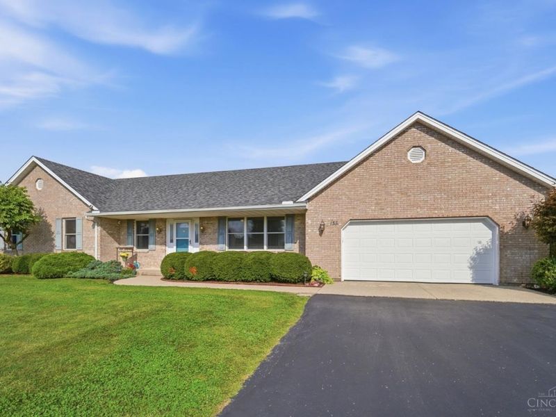135 Country Manor Drive, Wilmington, OH 45177 Photo 6